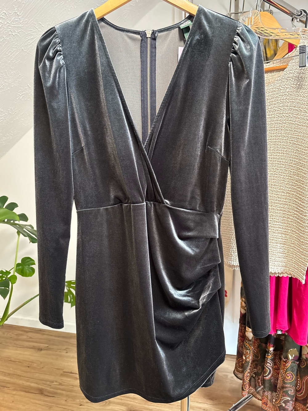 NWT velvet mini dress with longsleeves, size medium